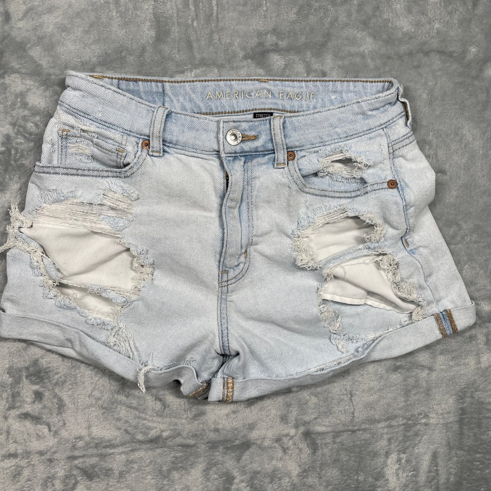 American Eagle Mom Shorts Womens 4 Light Wash Distressed High Rise Stretch Denim